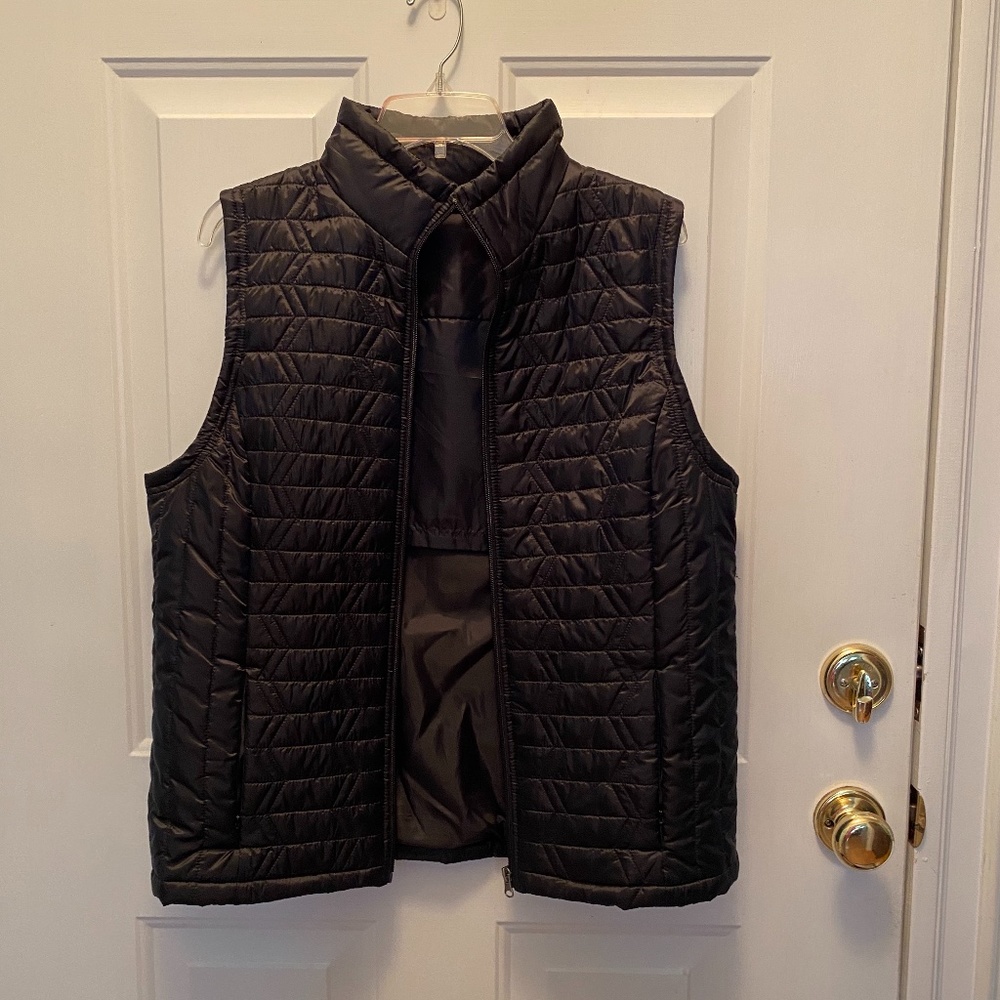 Black puffer vest